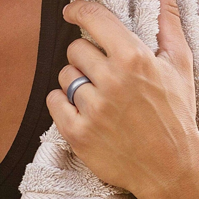 Flexible Finger Ring Metallic Silicone Wedding Rings with Moulding Processing Service