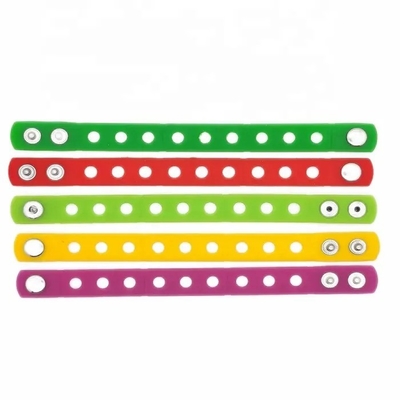 18cm Long Silicone Sports Bracelet with Moulding Service and Customized Ornament