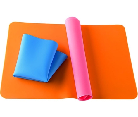 Anti-Skid and Easy Cleaning Silicone Table Mats for Western Food in Rectangle Shape