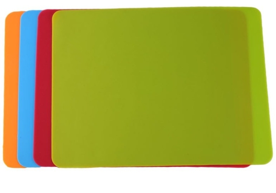 Anti-Skid and Easy Cleaning Silicone Table Mats for Western Food in Rectangle Shape