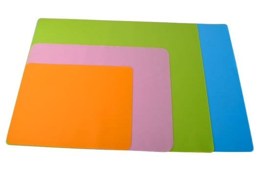 Anti-Skid and Easy Cleaning Silicone Table Mats for Western Food in Rectangle Shape