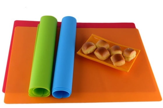 Anti-Skid and Easy Cleaning Silicone Table Mats for Western Food in Rectangle Shape